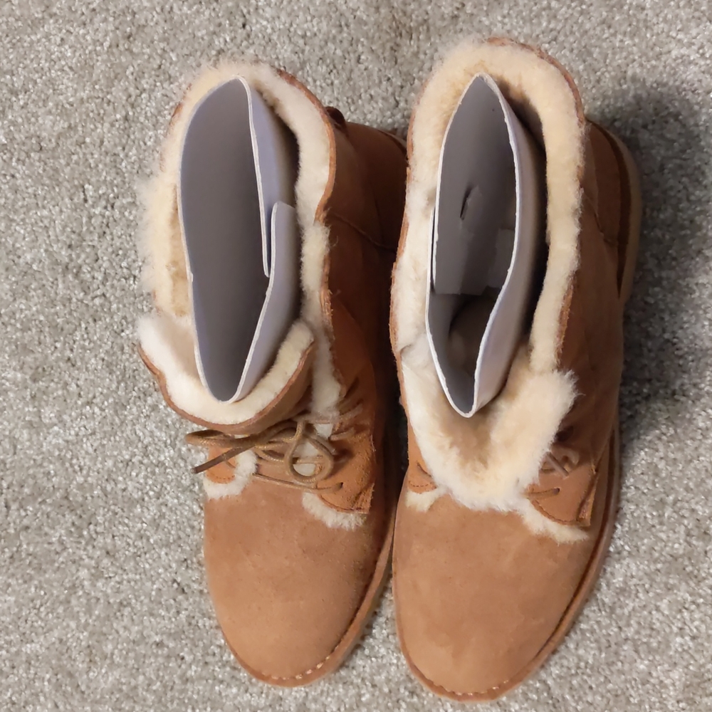 NWT UGG Quincy Shearling Lined Boot - Picture 7 of 16